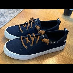 Sperry Crest Vibe Linen Navy Sneakers